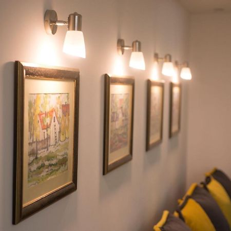 Free.Three Belgrado Exterior foto