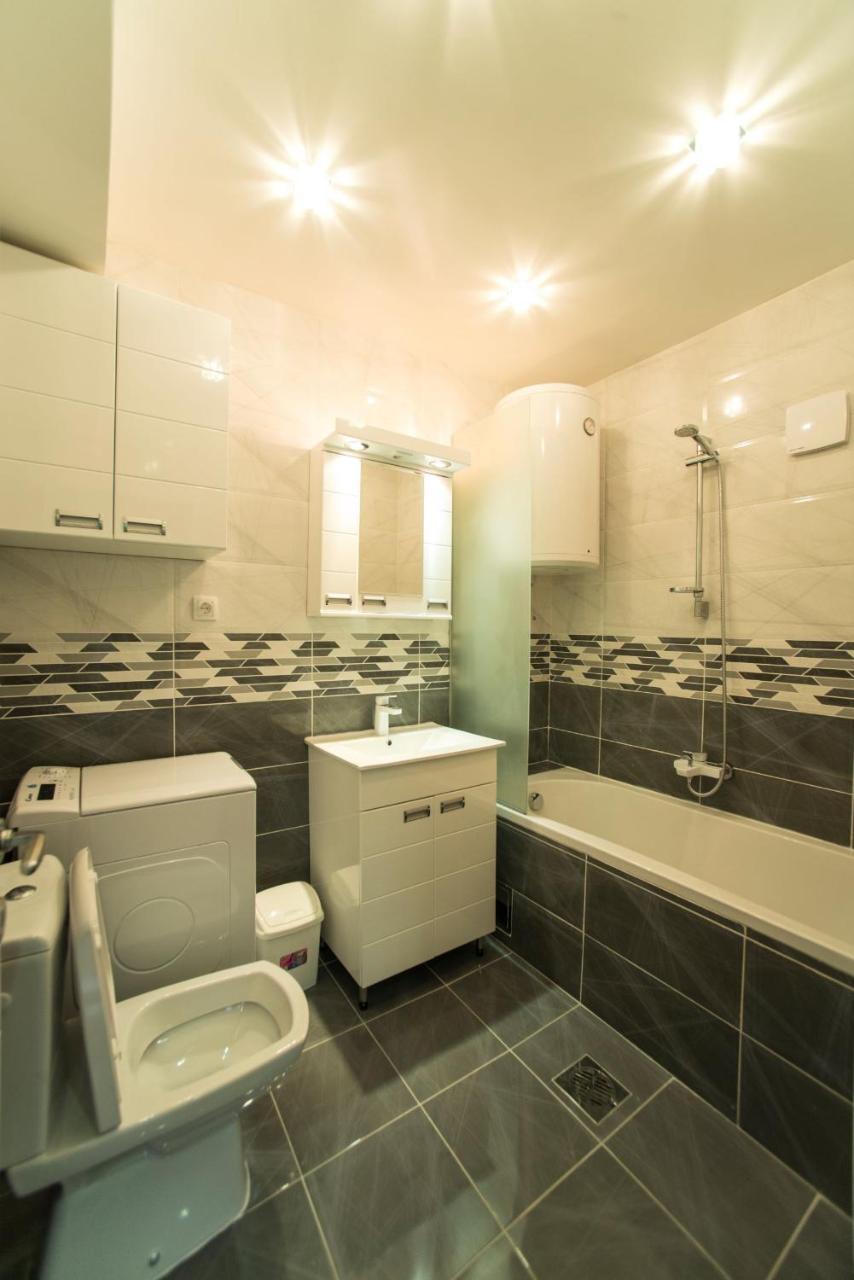 Free.Three Belgrado Exterior foto