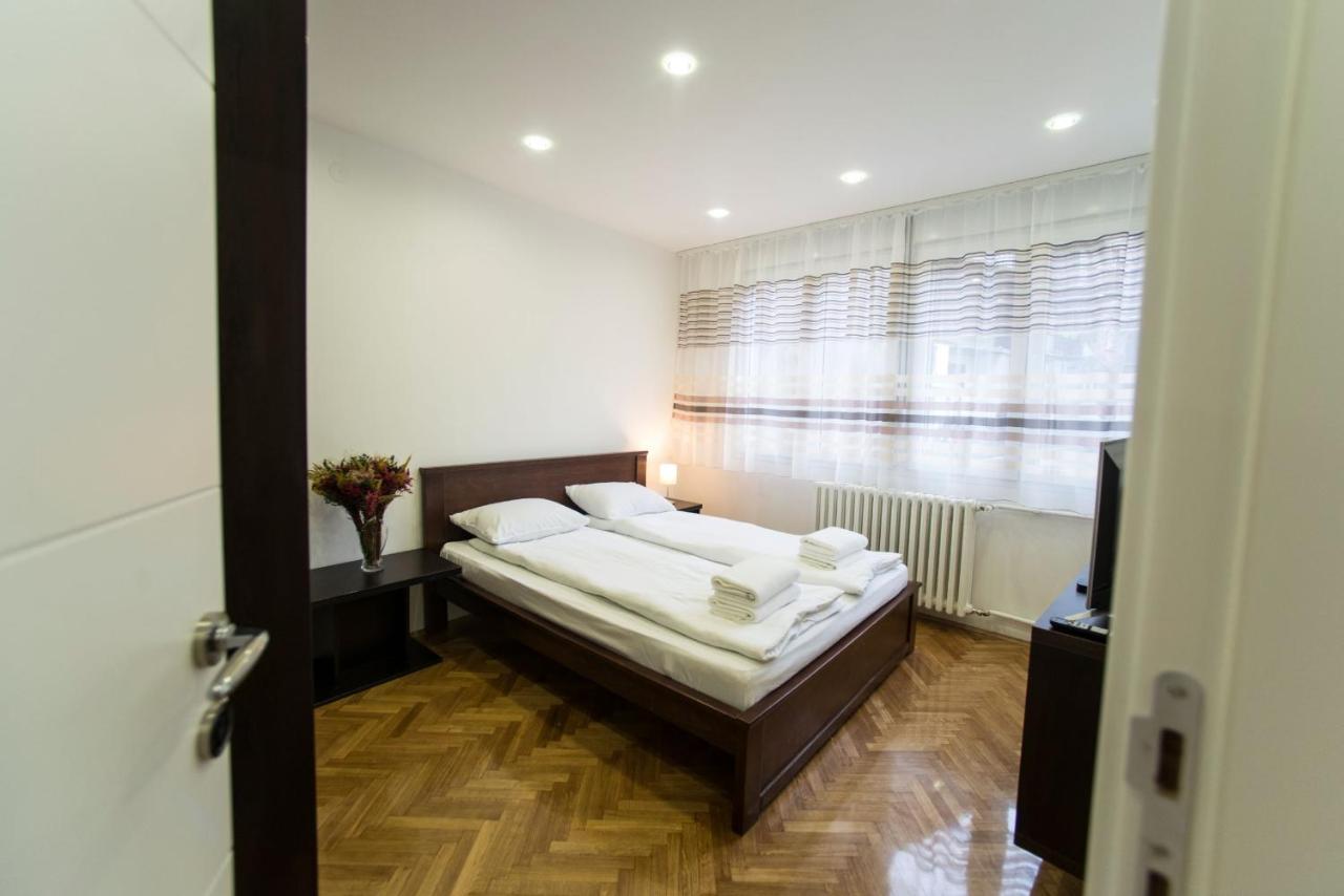 Free.Three Belgrado Exterior foto