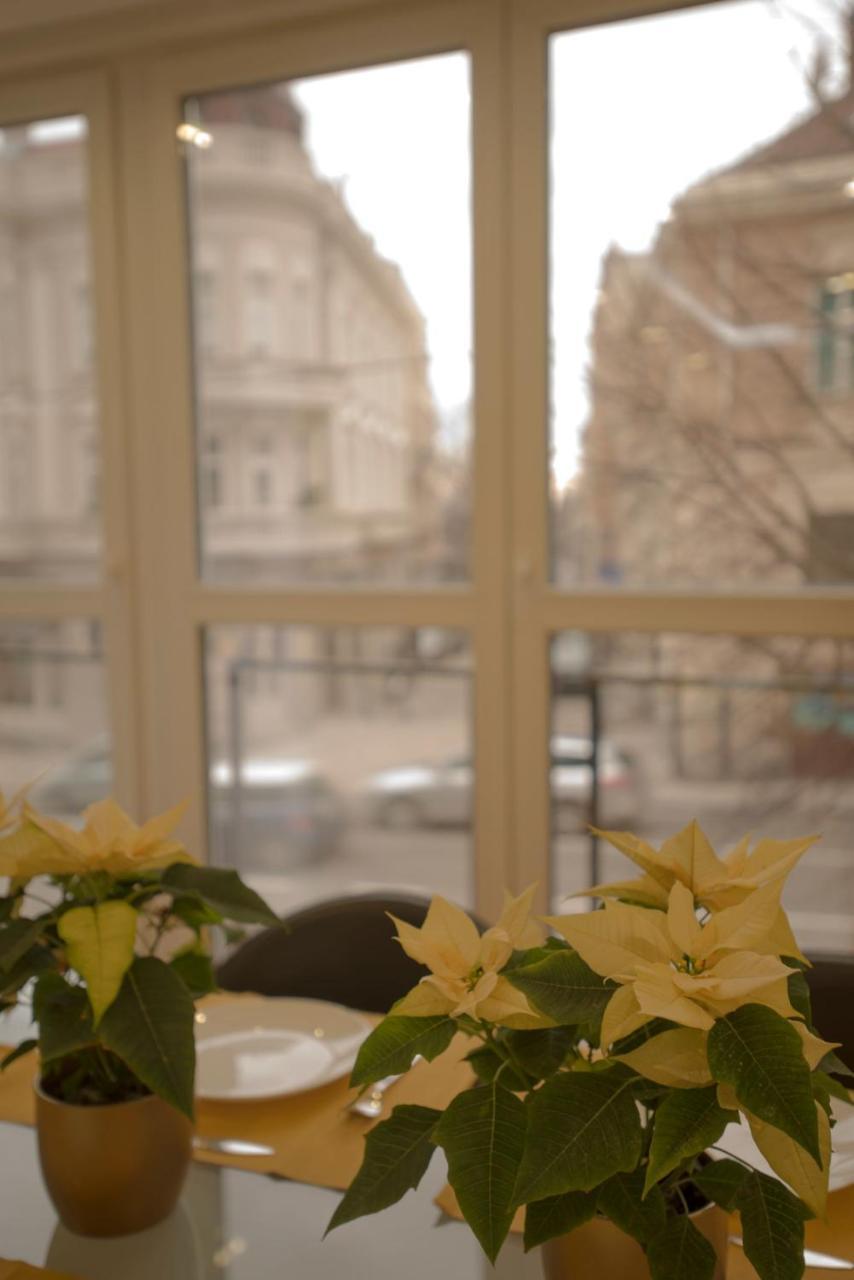 Free.Three Belgrado Exterior foto
